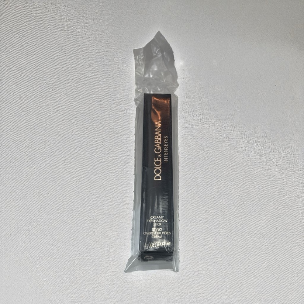 Dolce & Gabbana Intenseyes  creamy Eyeshadow Stick - EMERALD 11 ( green) sealed